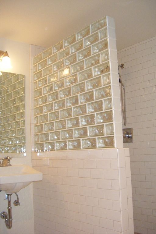 krant Smeltend groentje Glazen bouwstenen in de badkamer - Badkamers voorbeelden