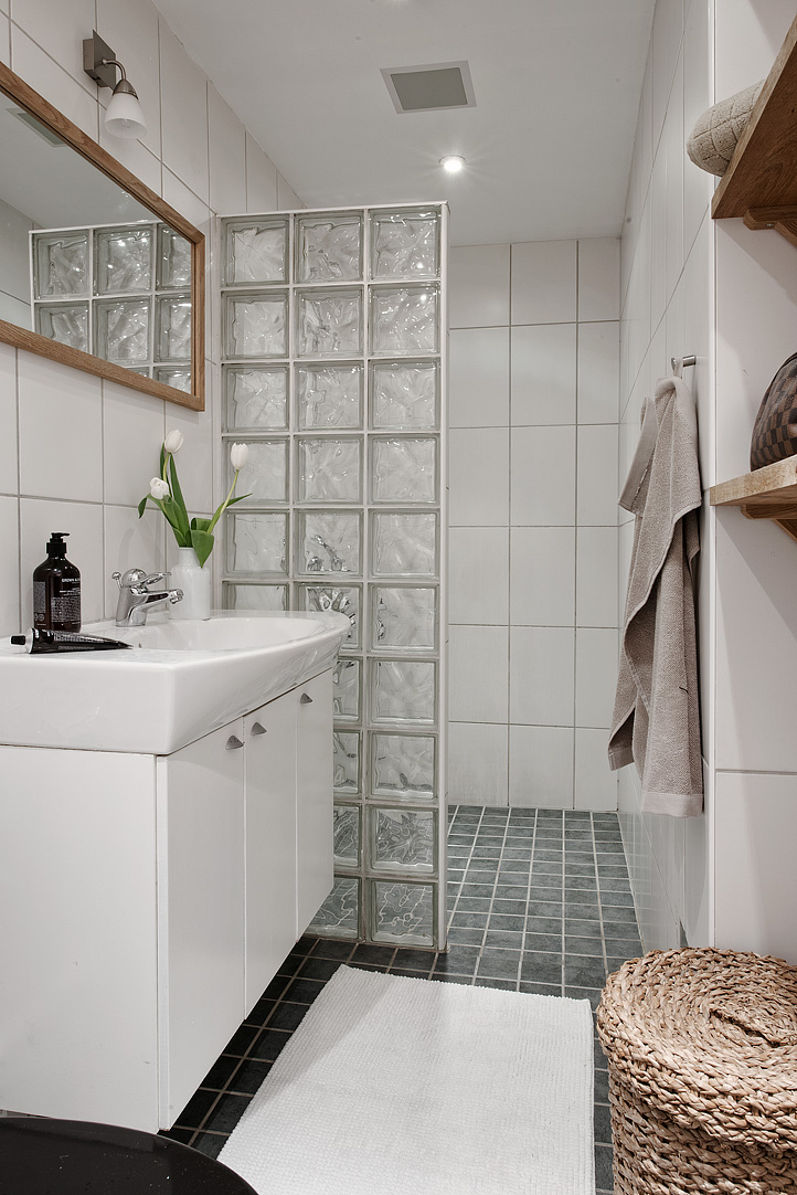 Glazen bouwstenen in badkamer - Badkamers voorbeelden