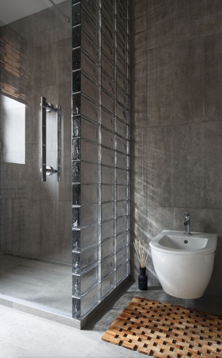 Glazen bouwstenen in badkamer - Badkamers voorbeelden